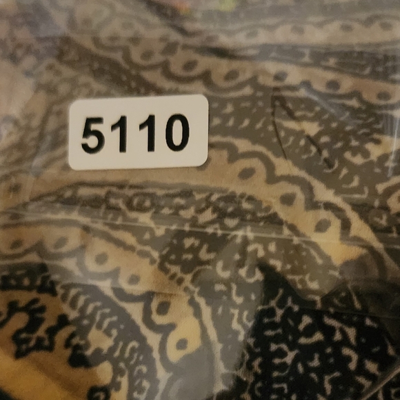 Dressbarn Printed Butterfly sleeves blouse size L - Picture 10 of 10